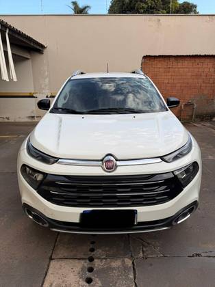 FIAT TORO 2.0 16V TURBO DIESEL VOLCANO 4WD AT9 FIAT TORO 2.0 16V TURBO DIESEL VOLCANO 4WD AT9